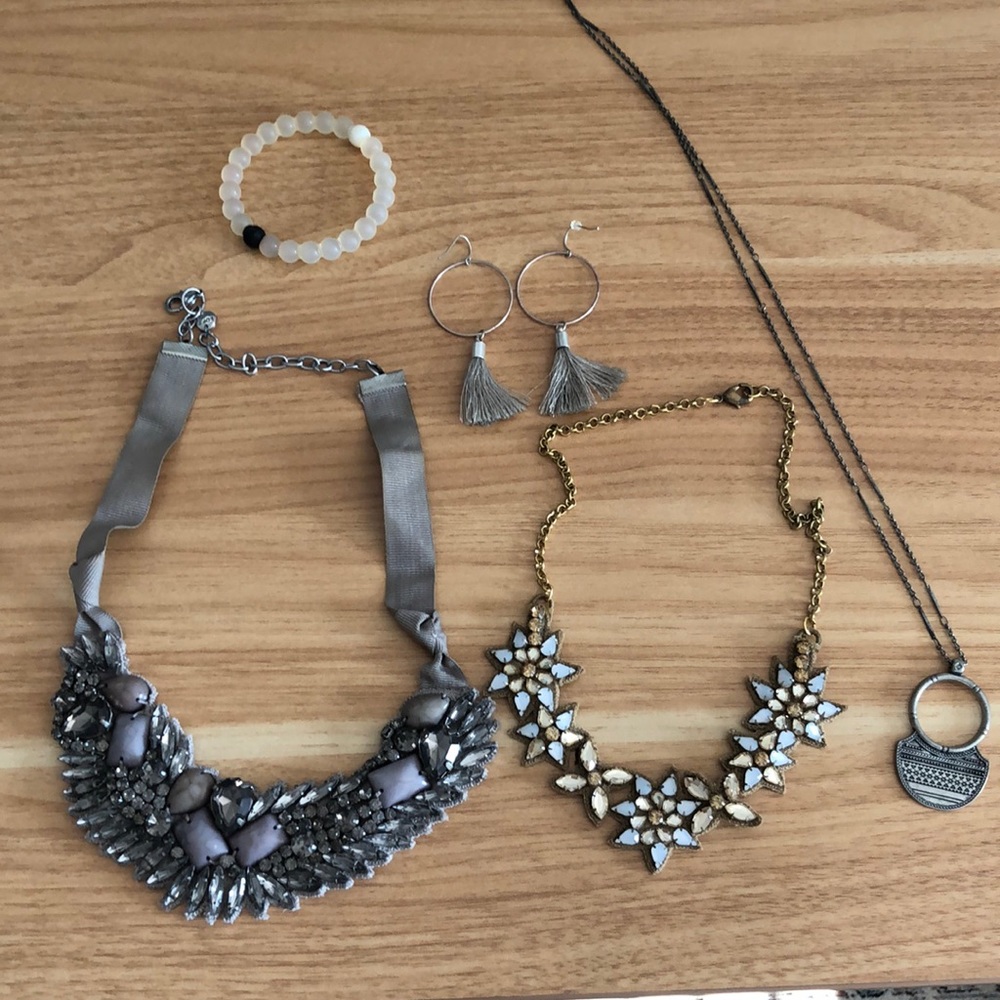Assorted jewelry
